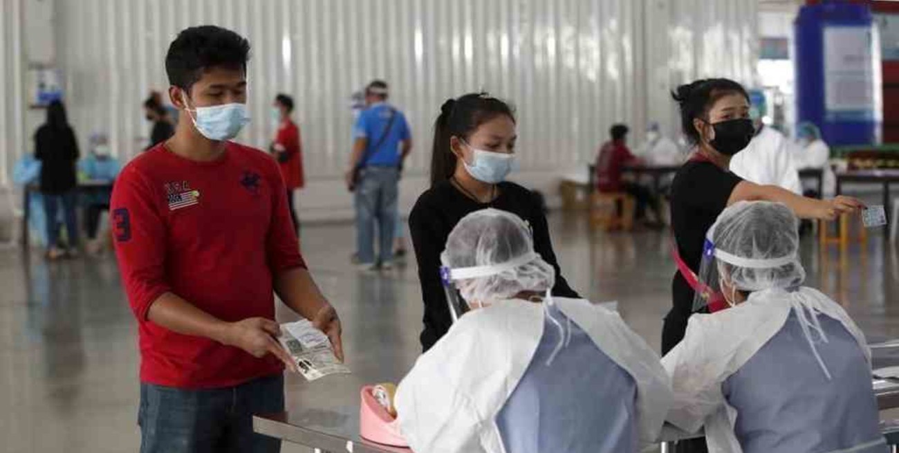 Tailandia retrasa la vacunación con AstraZeneca por problemas de "calidad"