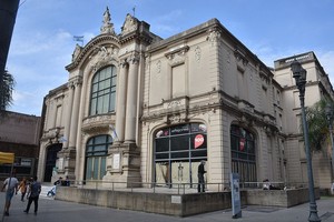 ELLITORAL_407231 |  Luis Cetraro El Teatro Municipal 1° de Mayo, una de las  gemas  patrimoniales de la ciudad capital.