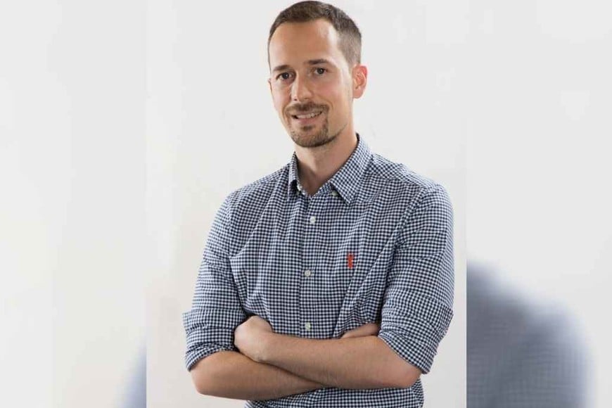 ELLITORAL_330942 |  Gentileza El joven rosarino -radicado en la ciudad capital- ya entró en la elite científica internacional, tras la publicación del trabajo en el que participó en la revista mundial más prestigiosa en la materia.