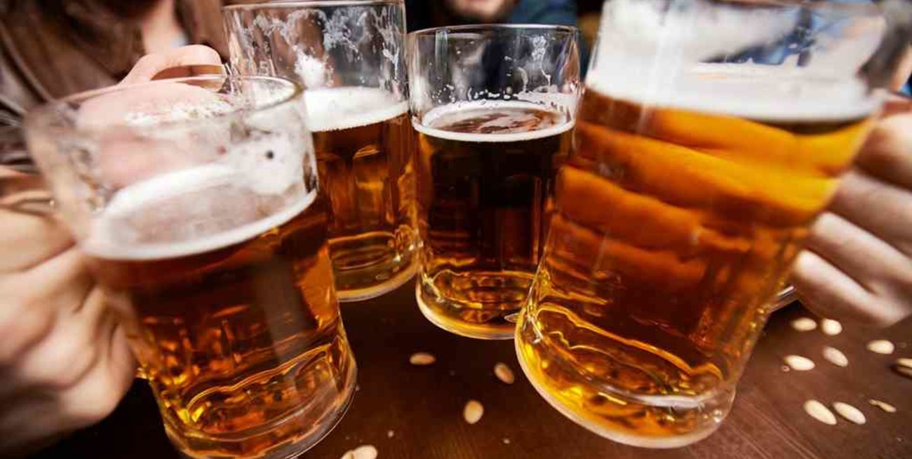 Un estudio revela que el alcohol bloquea una sustancia química que permite prestar atención