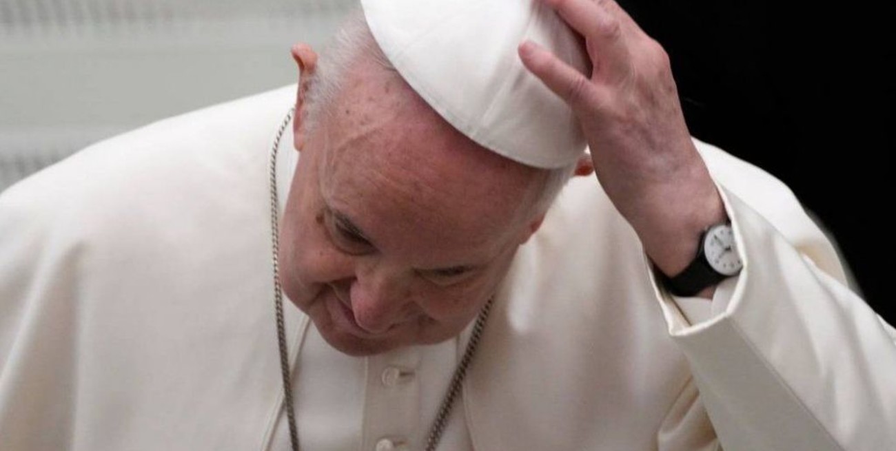 El papa Francisco reapareció en público tras la operación de colon y podría ser dado de alta
