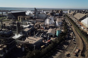 ELLITORAL_326576 |  Archivo Buenos Aires: Fotografía de archivo del día 13/06/2020. La cerealera Vicentín pasó de ser la sexta exportadora de granos y derivados de la Argentina a incurrir en cesación de pagos con una deuda cercana a los $ 100 mil millones, y a ser intervenida por el Estado nacional ante el riesgo de quiebra y extranjerización de la empresa.