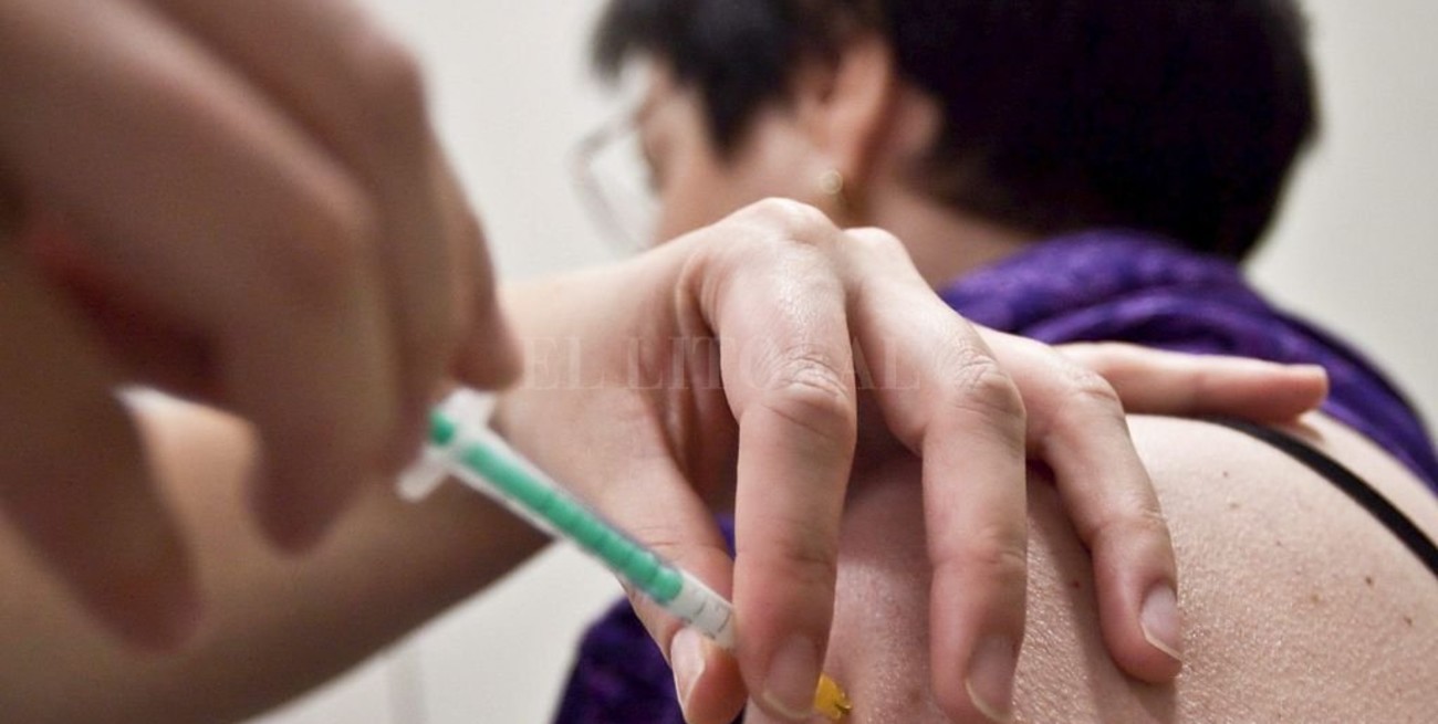Hay "stock cero" en droguerías de Santa Fe de vacunas que provee Nación