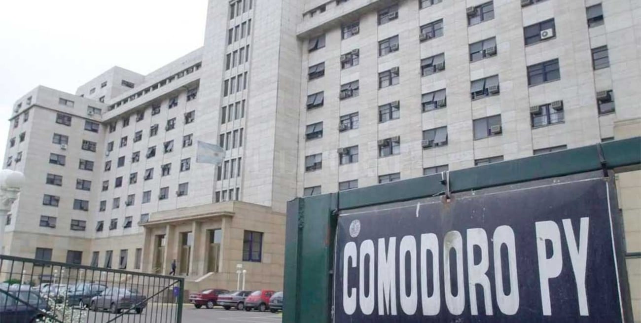 Fernández confirmó por decreto el desplazamiento de tres jueces clave de Comodoro Py