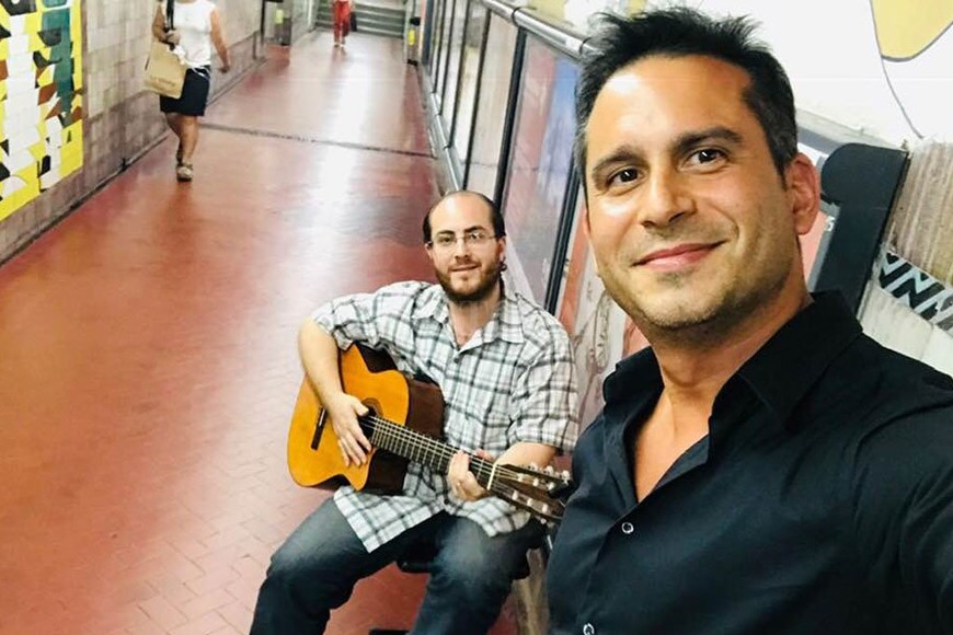 ELLITORAL_243377 |  Gentileza. La Línea D, el lugar perfecto donde fluyen los tangos del cirujano entrerriano.