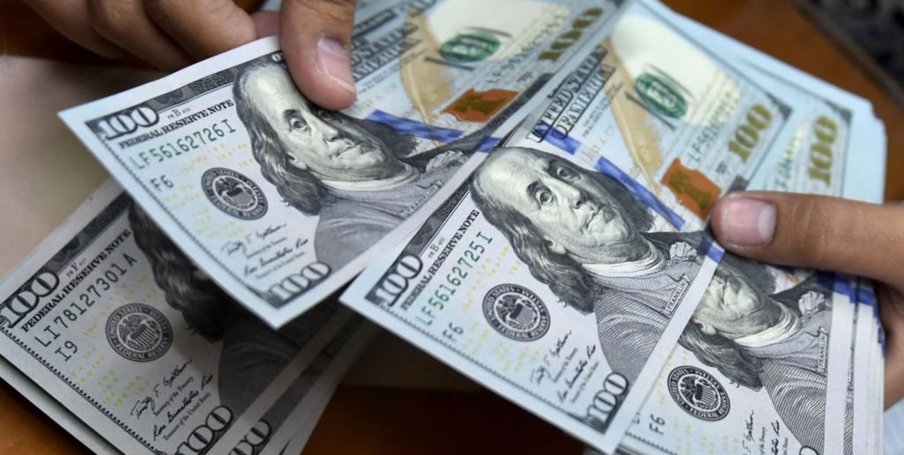 El dólar blue se mantiene en $ 196, su valor más bajo del año