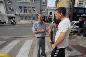 ELLITORAL_236257 |  Mauricio Garín Los familiares de la mujer fallecida manifestaron su dolor en la puerta del sanatorio.