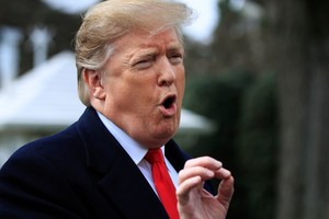 ELLITORAL_273982 |  Manuel Balce Ceneta President Donald Trump speaks to reporters before leaving the White House in Washington, Wednesday, March 20, 2019, for a trip to visit the Lima Army Tank Plant in Lima, Ohio, and a fundraising event in Canton.  (AP Photo/Manuel Balce Ceneta)
