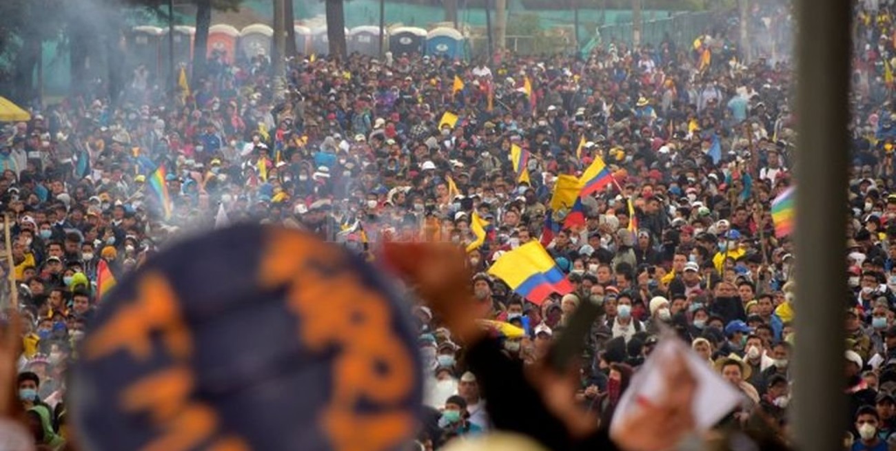 Crisis en Ecuador: Moreno ordenó la militarización de Quito y el toque de queda