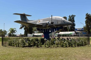 Gentileza Comuna de Ataliva EL AVIÓN SERÁ SIMILAR al emplazado en la rotonda de acceso de la ciudad de Reconquista.