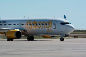 ELLITORAL_232579 |  Gentileza El Ministerio de Transporte de la Nación aprobó casi 300 rutas aéreas para la empresa FlyBondi, entre las cuales se incluyen la ciudad de Santa Fe