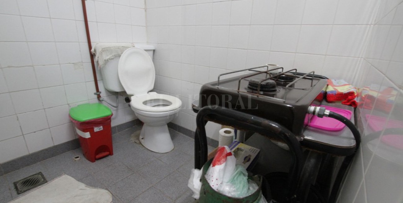 Centro de Salud Las Delicias: "Hay rajaduras, aguas servidas y la cocina está en el baño" 