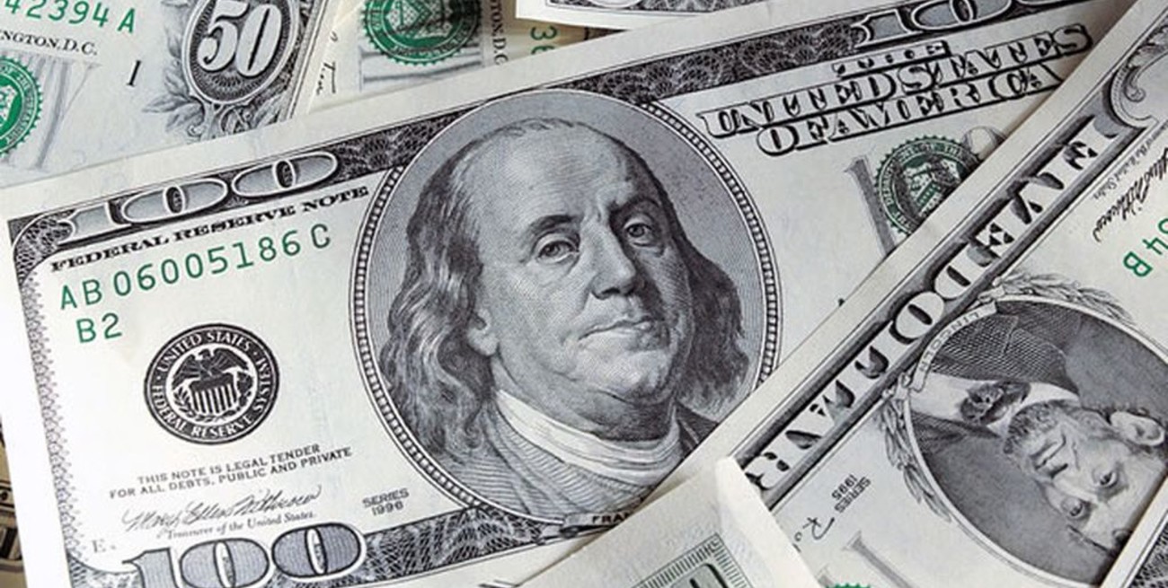 El dólar trepó a $ 44,96 y marcó un nuevo máximo histórico