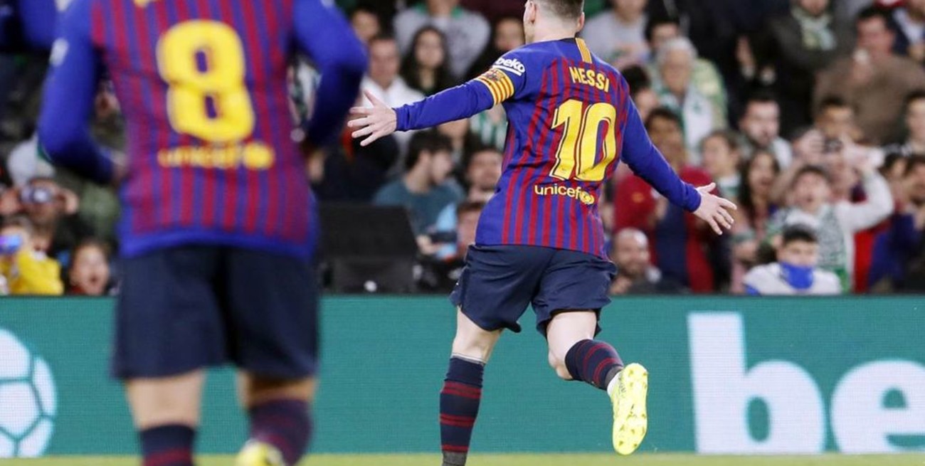 Con tres goles de Messi, Barcelona goleó y se acerca a un nuevo título