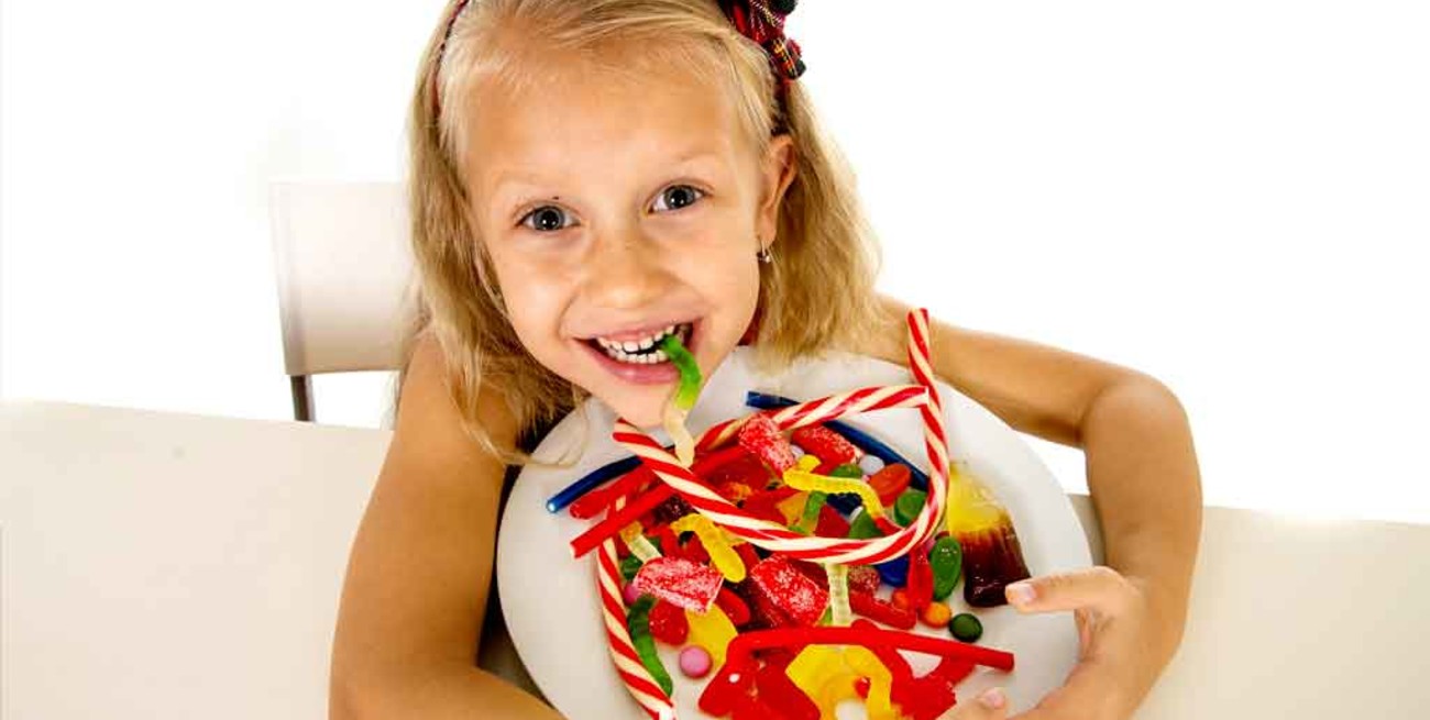 ¿Debe regularse el consumo de azúcar en los niños sanos? 