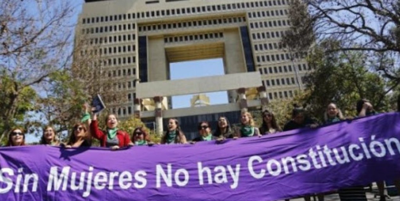 Chile: Diputados dan media sanción a la paridad de género para una Convención Constituyente