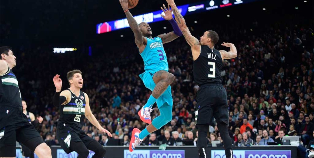 NBA En París: Milwaukee Bucks le ganó a Charlotte Hornets