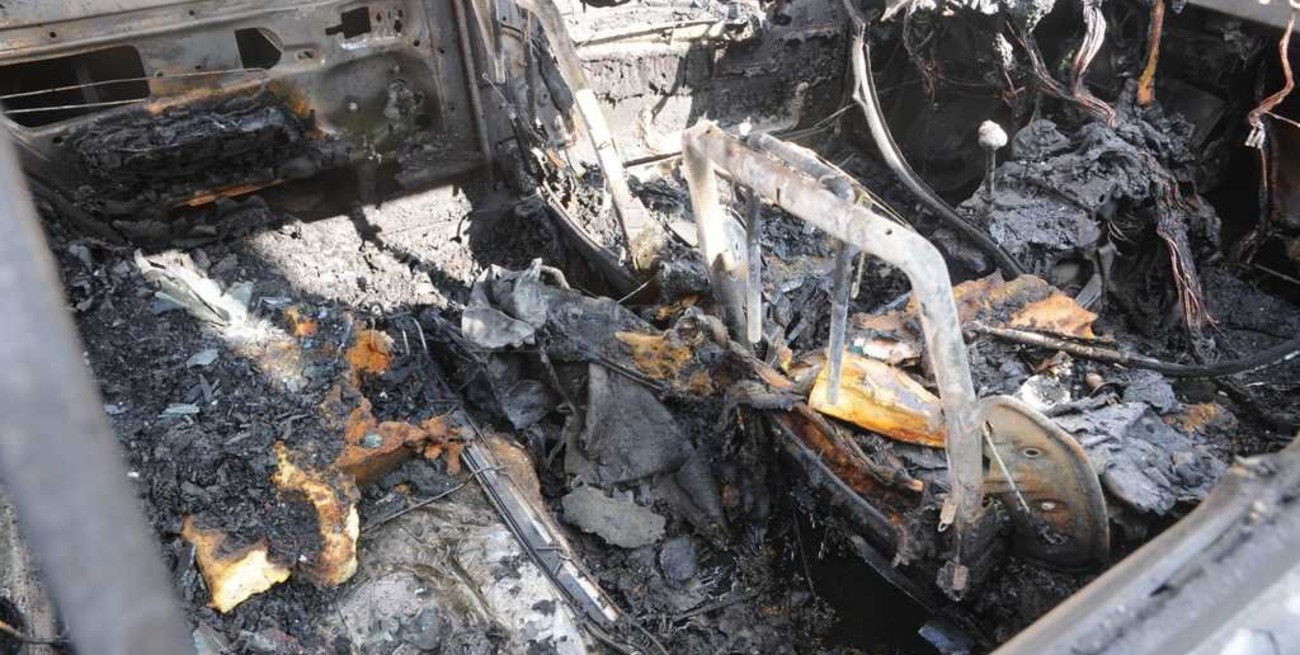 Quinto vehículo quemado en una semana