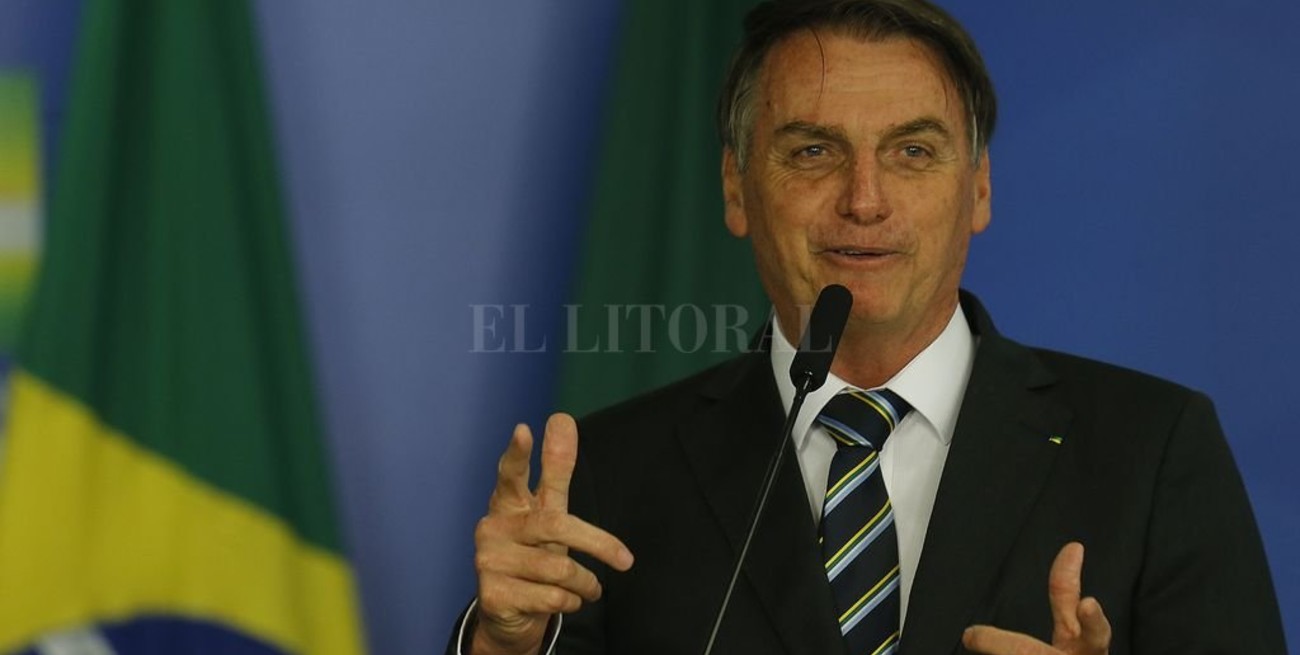 Jair Bolsonaro cuestiona la versión oficial sobre la dictadura de Brasil