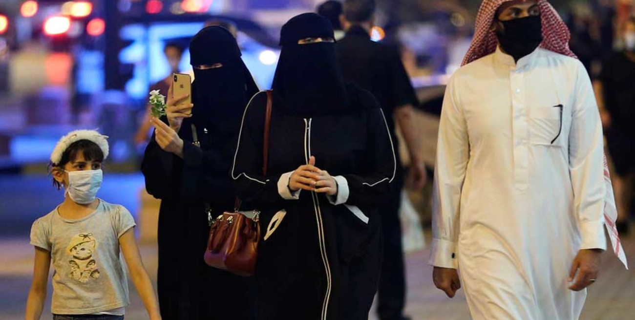 Arabia Saudita detecta un caso de la variante Ómicron, el primero en Medio Oriente