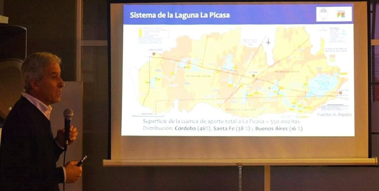 La Picasa: reunieron a vecinos de General López para explicar el nuevo canal por gravedad 