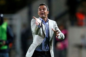 ELLITORAL_240157 |  El Litoral ¡Tres partidos en ocho días! El ex DT de San Martín de San Juan, Atlético Tucumán y Belgrano de Córdoba hasta el año pasado, nació en Buenos Aires hace 42 años y según se informó, firmaría un contrato hasta el 30 de junio de 2020. Sus números como DT: San Martín (SJ) 39 % (33 puntos sobre 84); Atlético Tucumán 41 % (30 puntos sobre 72); Belgrano (C) 49 % (31 puntos sobre 63). El lunes arranca su ciclo en Colón y debutará con una seguidilla: Aldosivi, Sudamericana y San Lorenzo.