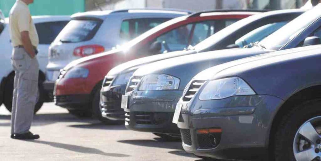 La venta de autos usados cayó un 18% en abril respecto de marzo