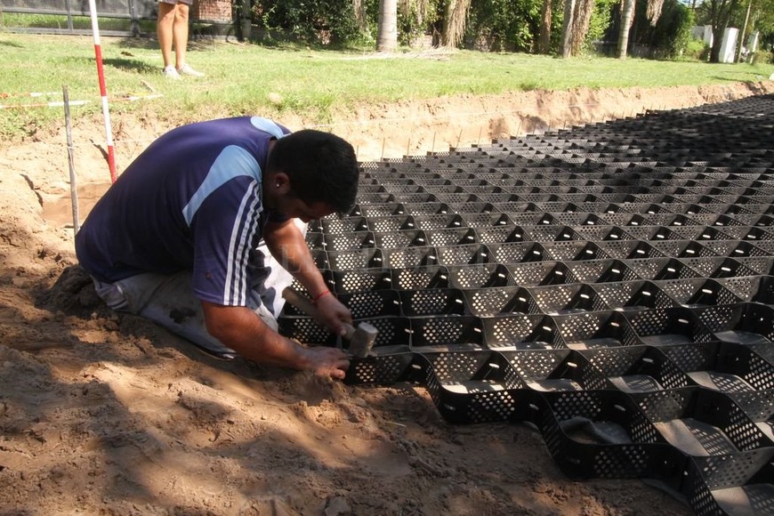 ELLITORAL_281620 |  Guillermo Di Salvatore / Archivo Colocación. Entre 2017 y 2018 se colocó el sistema para que las calles se conserven en buen estado.