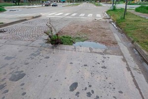 ELLITORAL_234901 |  Periodismo Ciudadano / WhatsApp Así luce la esquina de French y Sarmiento
