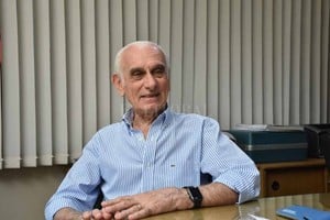 Flavio Raina En primer plano. El Dr. Ricardo Gargatagli cree que es fundamental que los partos se atiendan en hospitales y sanatorios para poder asistir a la mamá y al bebé si hay complicaciones.