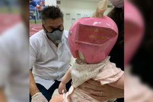 ELLITORAL_435499 |   Son cascos que ayudan a corregir deformidades craneales que se llaman plagiocefalia , explicó el ortopedista Juan Manuel Martínez.