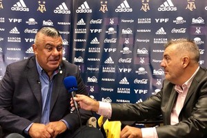 El Litoral Mano a mano. El enviado de El Litoral a España junto al presidente de la AFA, nada menos que en salón VIP del sexto piso del Eurostars Torres.