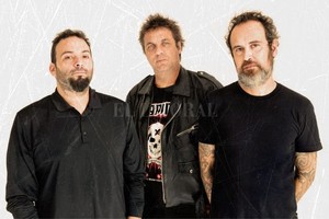 ELLITORAL_252310 |  Gentileza producción / Loli Godoy Collados, Zaragozi y Moscovich, los integrantes del grupo.