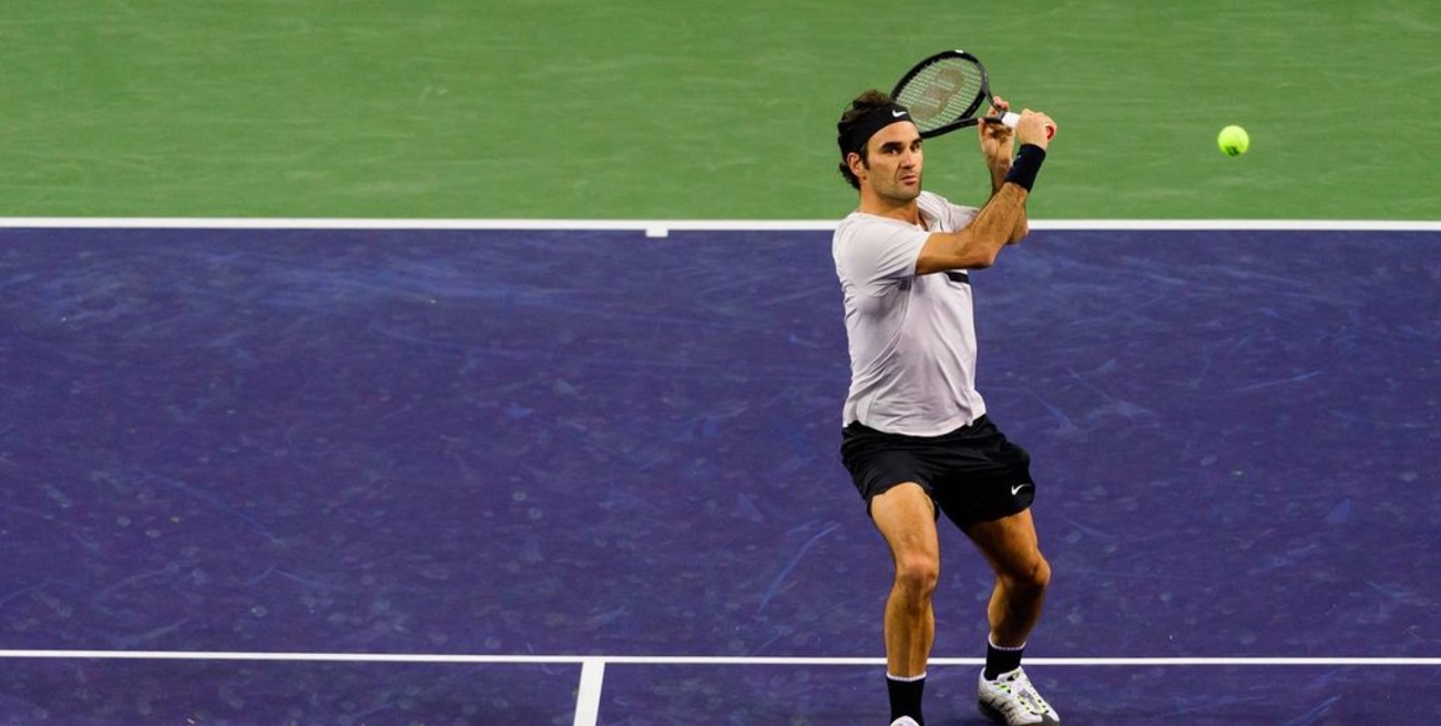 Federer avanza y Djokovic cae ante Taro Daniel en Indian Wells 