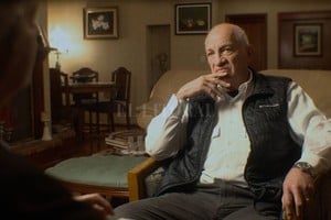 ELLITORAL_232273 |  Gentileza producción El documental  Esto no es un golpe  busca proyectar una mirada minuciosa de los hechos ocurridos durante el alzamiento militar encabezado por Aldo Rico, en la Semana Santa de 1987, durante el gobierno de Raúl Alfonsín.