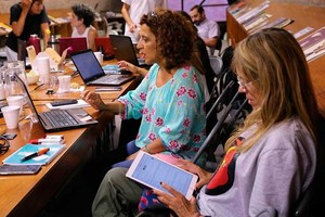 ELLITORAL_206861 |  Gentileza Santa Lab Para participar no se necesita experiencia previa en edición de contenido en Wikipedia, sólo disponibilidad de horario y muchas ganas de aportar al proyecto. El encuentro contará con orientadores que prestarán asistencia a quienes participen.