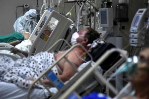 ELLITORAL_430069 |  Gentileza Estados Unidos tiene un récord de hospitalizaciones por la cepa Ómicron, mientras que la ONU advierte sobre cientos de millones de casos más en las próximas semanas.