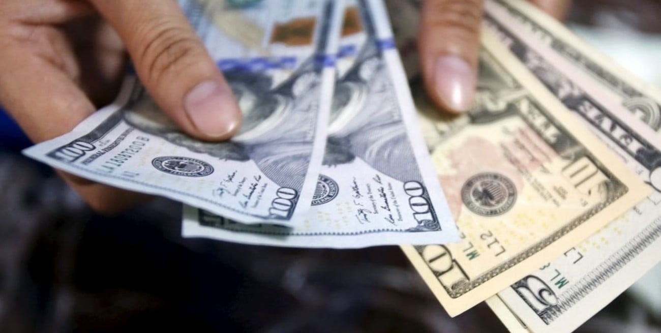 Dólar hoy: abrió la semana en alta
