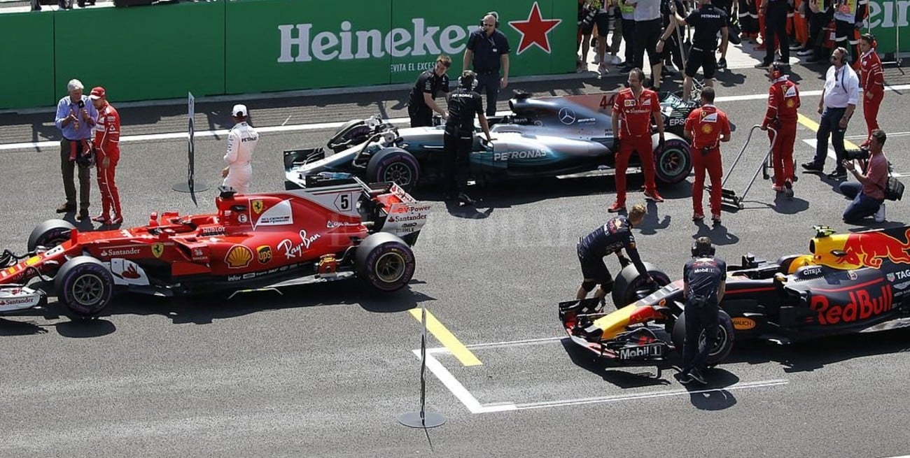 Vettel logró la pole y Hamilton largará desde el tercer lugar