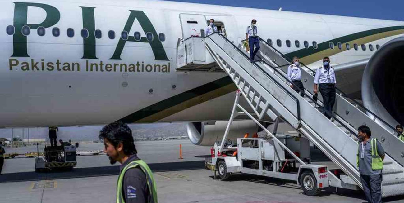 Aterrizó en Kabul el primer vuelo comercial internacional desde el regreso de los talibanes al poder