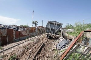 ELLITORAL_230856 |  Pablo Aguirre El pasado sábado 17, descarriló una formación de Belgrano Cargas en Santa Rosa de Lima, entre Salta y Juan de Garay. Pudo haber sido una tragedia.