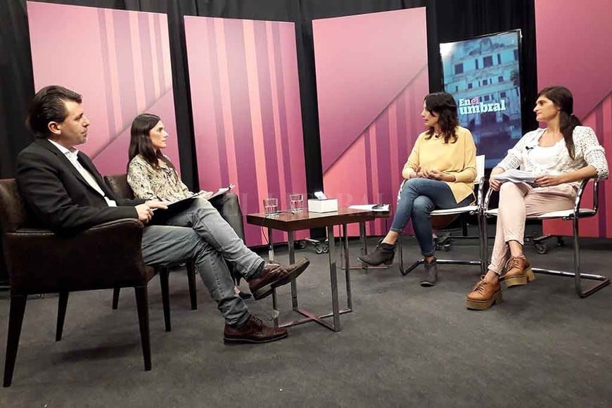 ELLITORAL_247495 |  El Litoral. Malena Azario, secretaria de Gobierno del municipio, y María Paula Espina, coordinadora del Área de Mujer y Diversidad Sexual de la ciudad, visitaron el programa El Umbral, que se emite por el canal CyD Litoral.