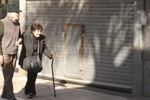 ELLITORAL_268954 |  Archivo El Litoral / Guillermo Di Salvatore El crecimiento de grupos de edad madura y avanzada es un fenómeno mundial, en gran parte por los avances de la medicina. En paralelo, cae la tasa de nacidos vivos.