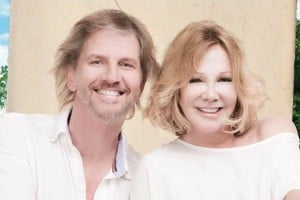 Gentileza producción Facundo Arana y Soledad Sylveira formaron pareja para el escenario, y apuestan al teatro leído en Cartas de amor de A. R. Gurney.