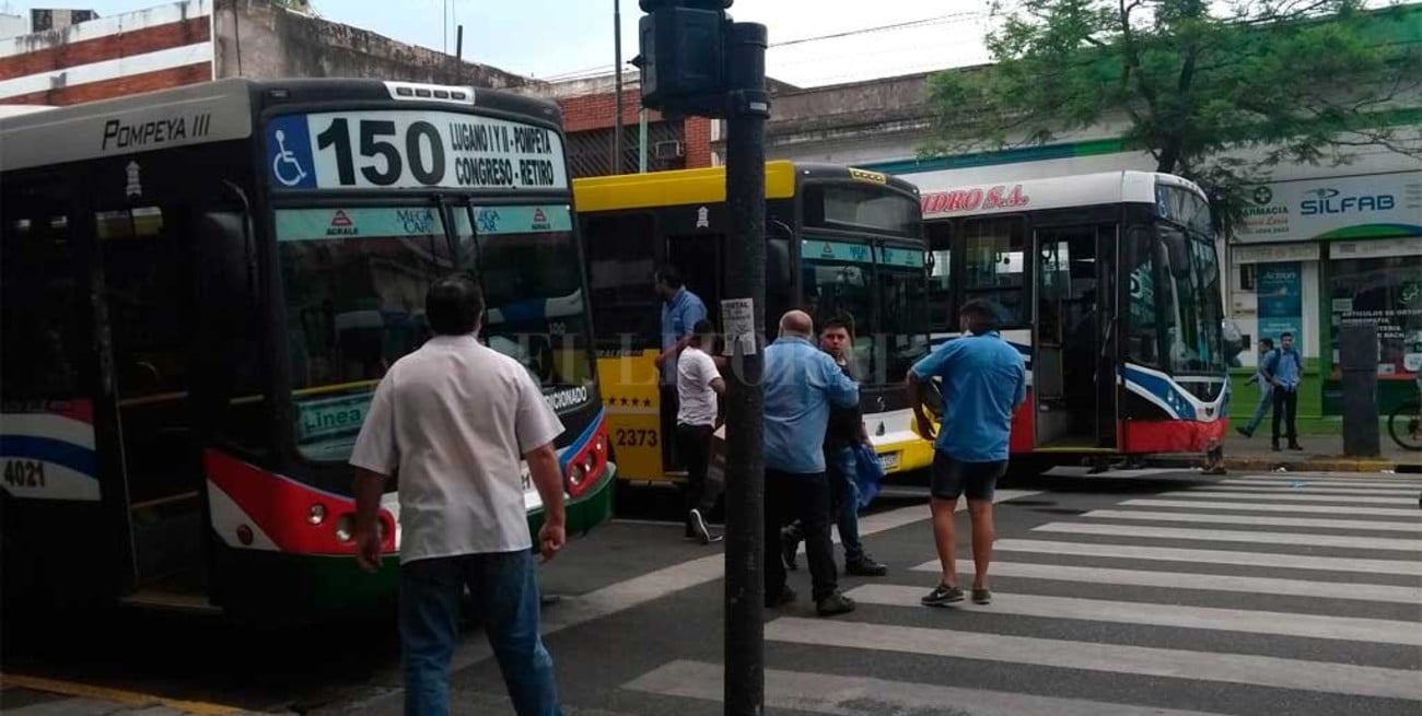 Sigue el paro de colectivos en Buenos Aires