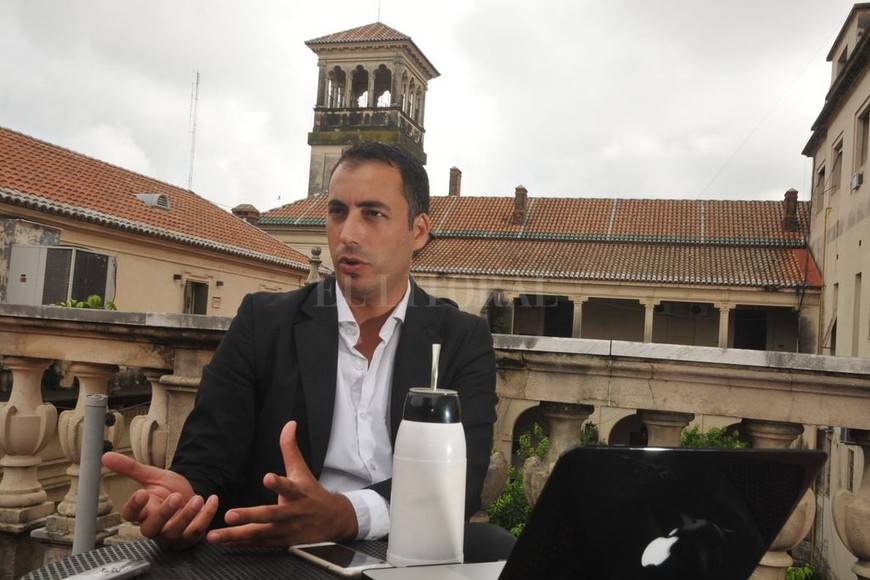 ELLITORAL_243169 |  Flavio Raina Marcelo Temperini.  El concepto de privacidad está destruido por el negocio de Internet, que se alimenta de las publicaciones masivas de los usuarios .