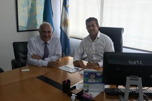 ELLITORAL_243887 |  El Litoral Marcelo Martín en su despacho, en Buenos Aires, acompañado de Cristian Gribaudo, secretario de Boca y candidato a presidente.  El sistema de gestión de Boca es el mejor del fútbol argentino , dice el vice tatengue.