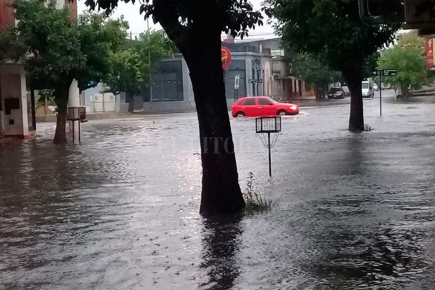 ELLITORAL_279595 |  Periodismo Ciudadano / WhatsApp Un clásico. La zona de Av. Freyre y Catamarca.