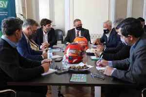 ELLITORAL_405613 |  Gentileza Ministerio de Seguridad Mesa. El ministro Lagna y el intendente Jatón compartieron este martes por la mañana un acto junto a representantes de Seguridad Vial, y luego del mismo se expresaron sobre la inseguridad y la necesidad de nuevas medidas.
