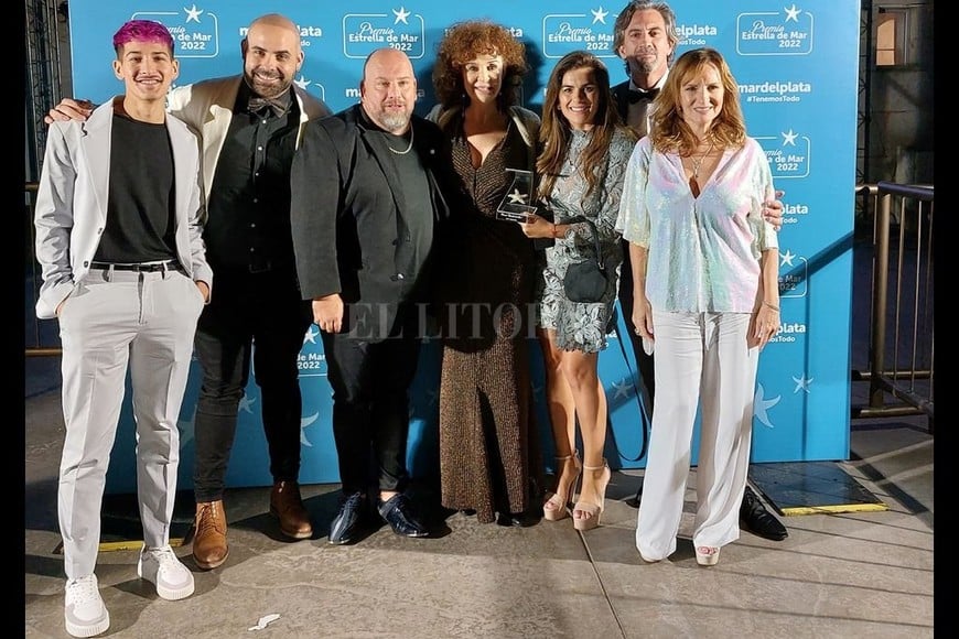 ELLITORAL_435798 |  Gentileza @MardelPlataok Diego Rinaldi junto al resto del equipo de  Radojka .